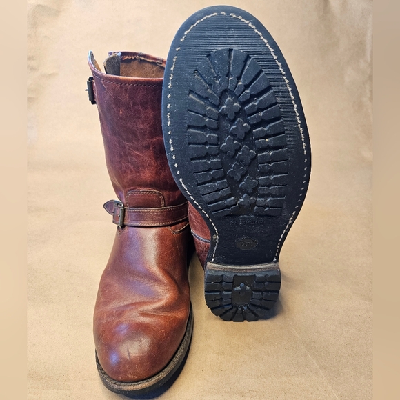 RARE Vintage UGG Men engineer boots brown leather. size 12